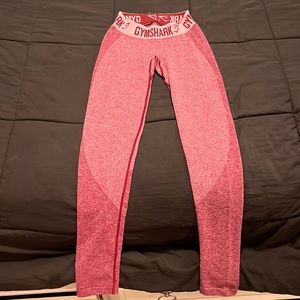 barley worn (no tags) medium rise gym shark leggings